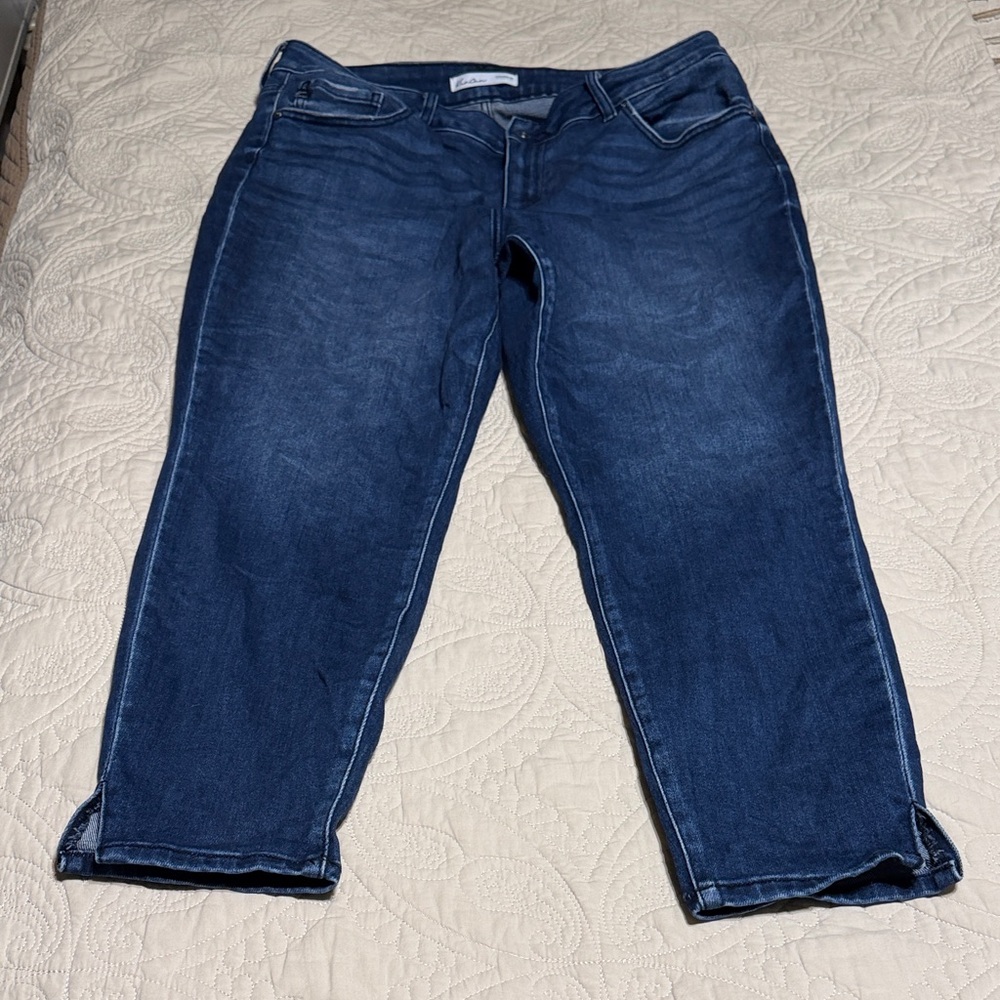 KanCan Indigo Cropped Jeans